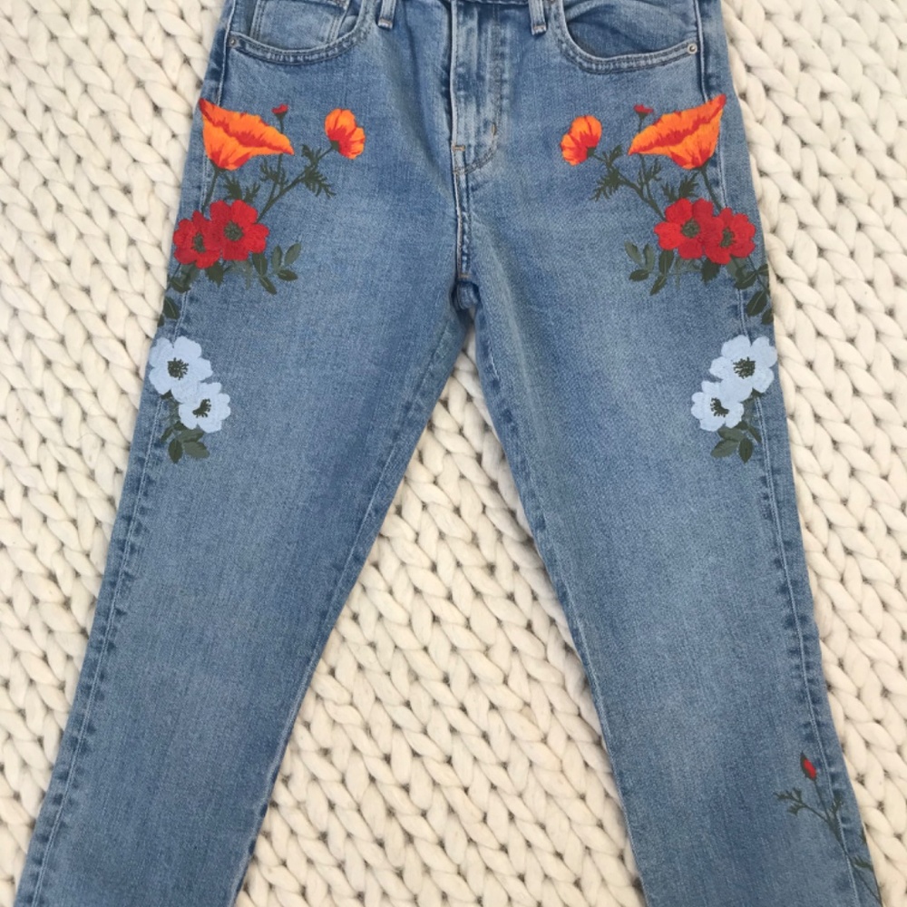 NEW Levi's Limited Edition Poppy Embroidered Jeans 26 - Picture 13 of 13